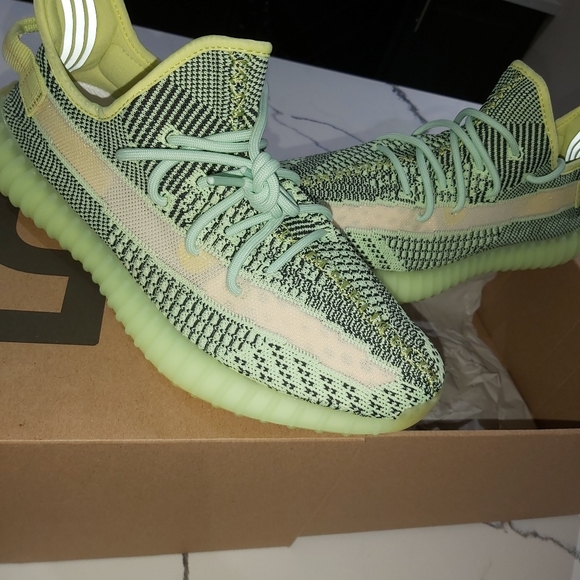 NWT YEEZY 350 V2 YEEZREEL DEADSTOCK SIZE 10.5 - Picture 8 of 8